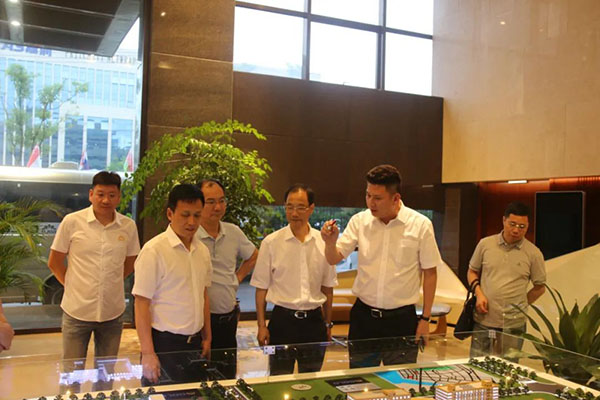 1627635492309058895.jpg 21.jpg