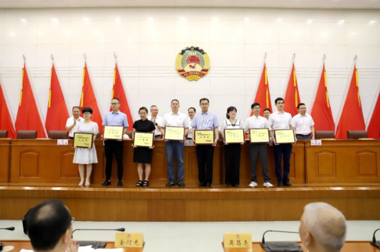 1658907890104035711.png 1658907911292.png